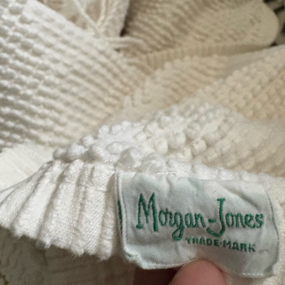 Morgan-Jones Martha Washington queen bedspread - Picture 7 of 8